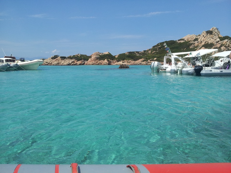 L'arcipelago de La Maddalena: scopriamolo dal mare a bordo di una barca