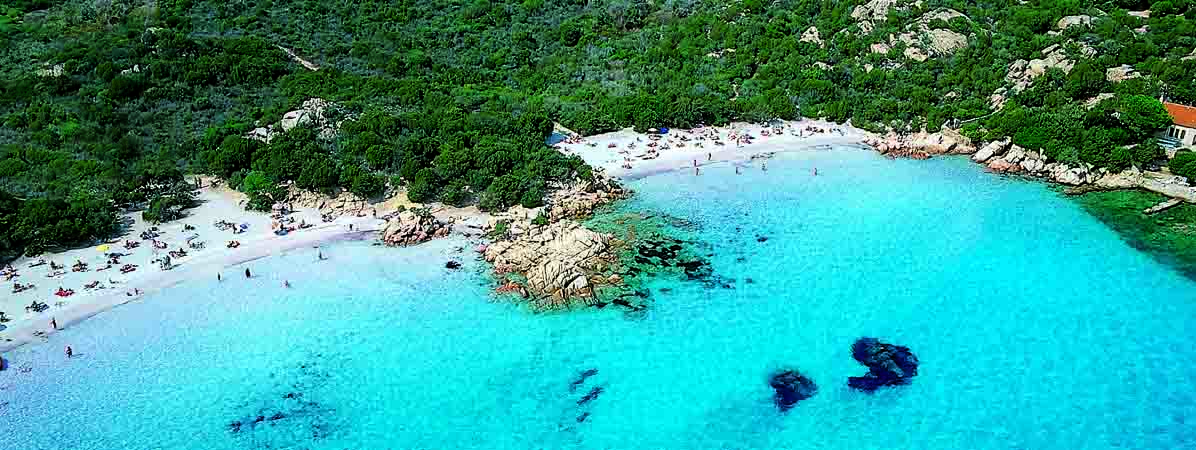 Cercare delle offerte di villaggi in Sardegna dove trascorrere le vacanze in totale relax