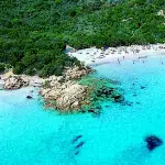 Cercare delle offerte di villaggi in Sardegna dove trascorrere le vacanze in totale relax